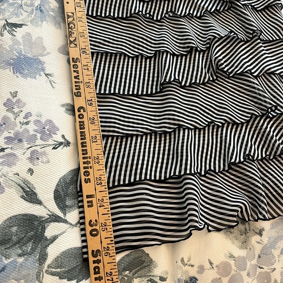 White House Black Market top - Picture 9 of 9